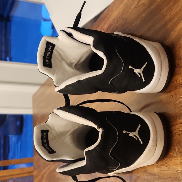 Jordan 5 Retro Black Oreo - Picture 2 of 4